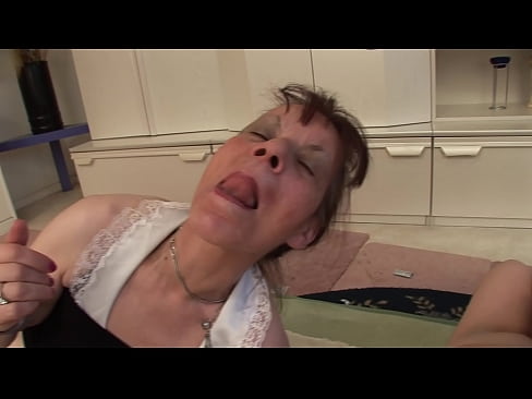 ❤️ Duo aviam et unum avum habent threesome Just porn apud nos