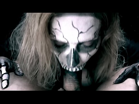 ❤️ Demon puella sugentem gallum cum nigro ore suo deglutivit cum . Just porn apud nos